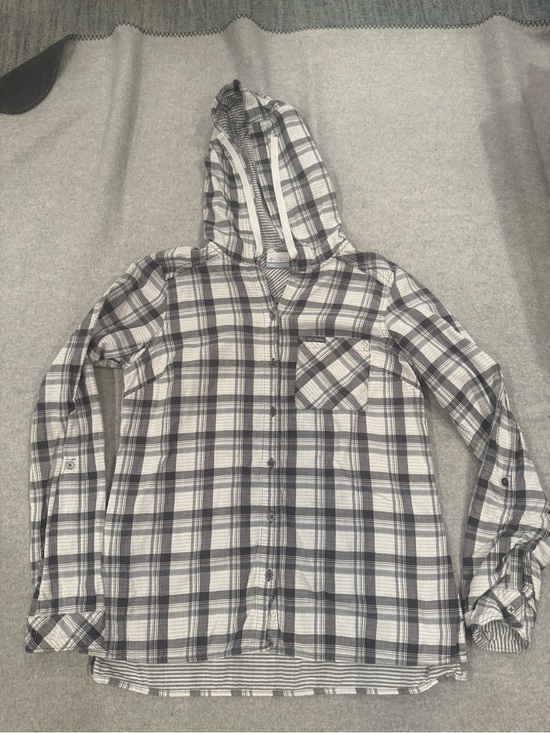 Columbia Sportswear Company Other - Wonens, Columbia, small-Plaid Hooded Button-Up Shirt - Gray & White